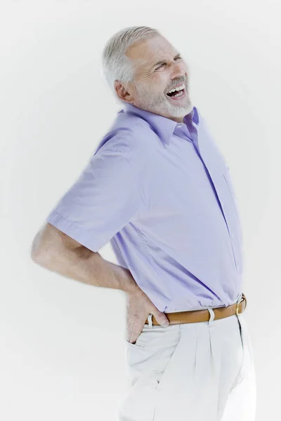 Porträt Eines Älteren Mannes Freizeitkleidung Mit Rückenschmerzen — Stockfoto