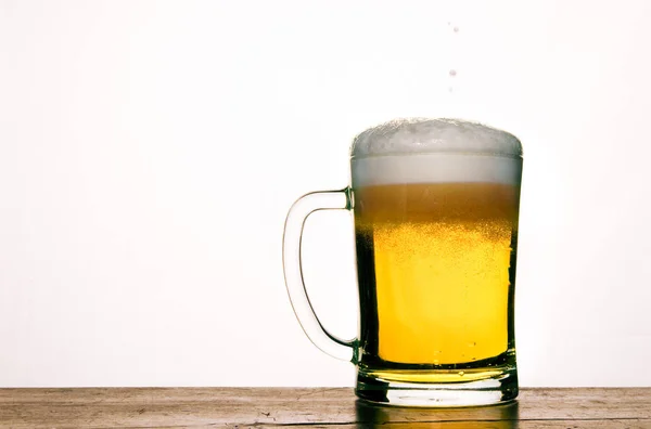 Tazza Birra Fresca Con Schiuma — Foto Stock