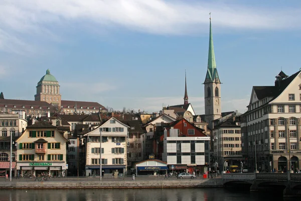 苏黎世市位于瑞士北部苏黎世湖的北端 是全球银行和金融中心 — 图库照片