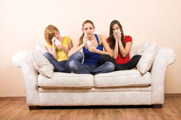 Tres Mujeres Llorando Sofá — Foto de Stock