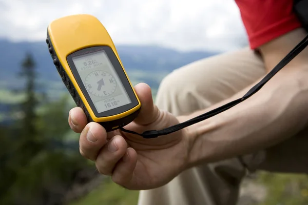 Mão Com Receptor Gps — Fotografia de Stock