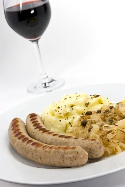 Bratwurst Sauerkraut Vino Tinto —  Fotos de Stock