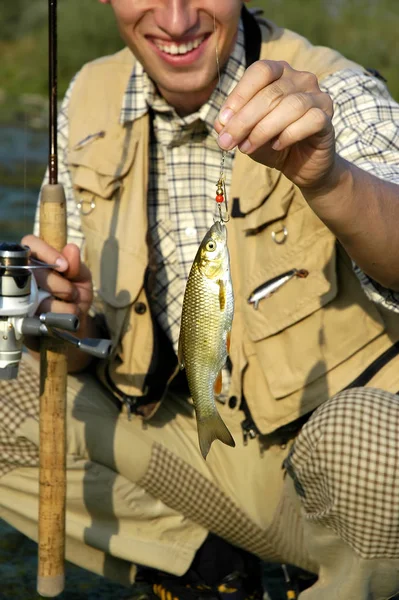 Fischer Hat Gerade Einen Fisch Gefangen — Stockfoto