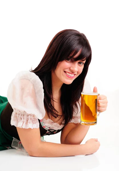 Jonge Vrouw Met Een Biertje — Stockfoto