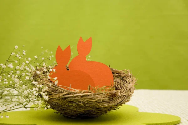 用纸张做的复活节兔子 — 图库照片