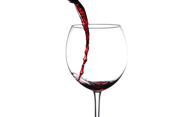 Kırmızı Şarap Bardağa Dökülüyor — Stok fotoğraf
