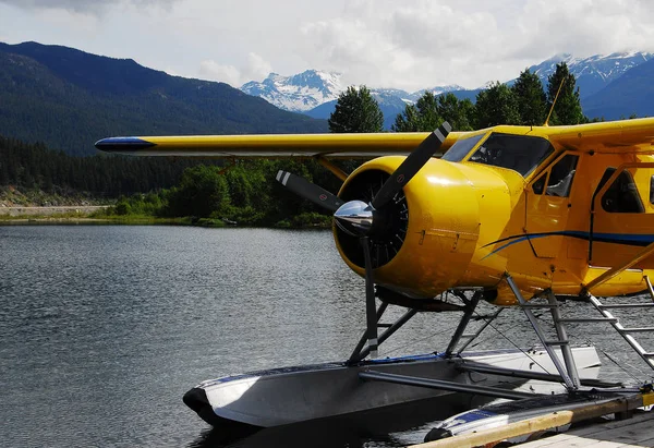 Plane Mountain River — Stock Photo, Image