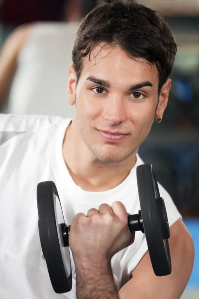 Jeune Homme Faisant Des Exercices Avec Haltères Dans Salle Gym — Photo