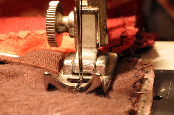 Machine Tools Detail Sewing Process Wooden Table — Stock Photo, Image