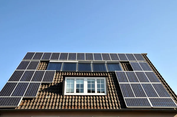 Solaranlage Stromerzeugung — Stockfoto