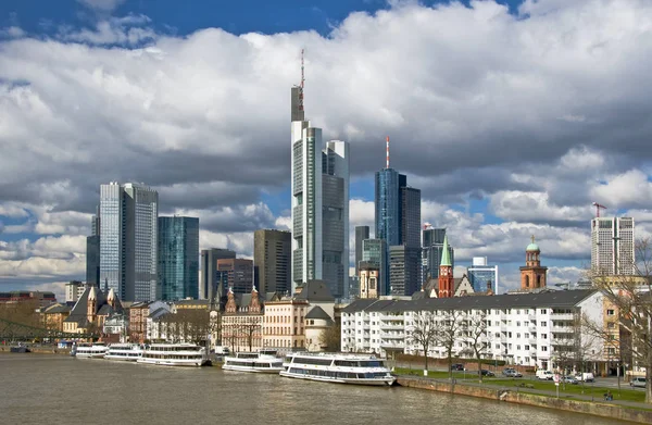 Vista Panorâmica Majestosa Cidade Urbana — Fotografia de Stock