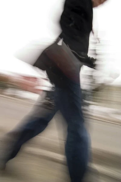 Borrosa Hombre Una Hora Punta Caminando Por Ciudad — Foto de Stock