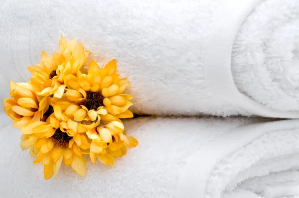Bloemen Witte Handdoeken — Stockfoto