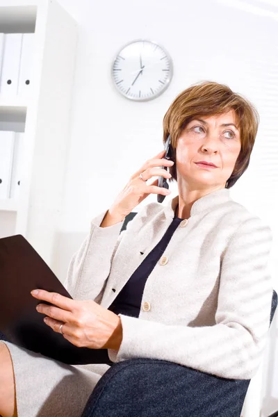 Mujer Negocios Senior Oficina — Foto de Stock