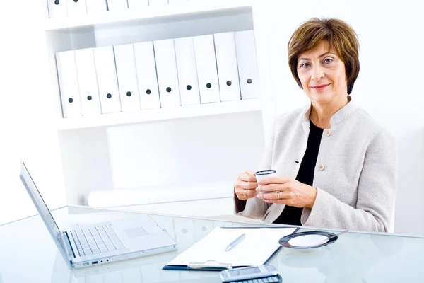 Senior Business Woman Desk — Foto de Stock