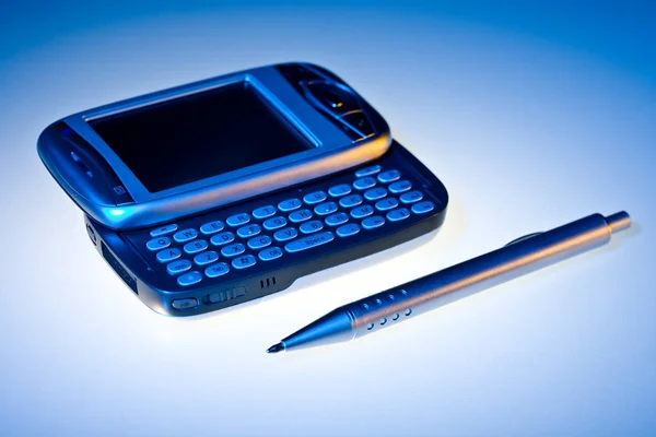 Taschenrechner Und Stift Auf Dem Tisch — Stockfoto