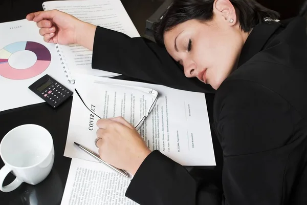 Empresária Adormecida Escritório — Fotografia de Stock