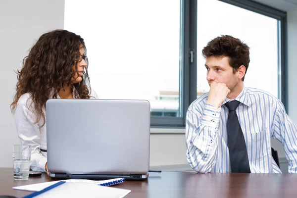 Geschäftsleute Büro — Stockfoto