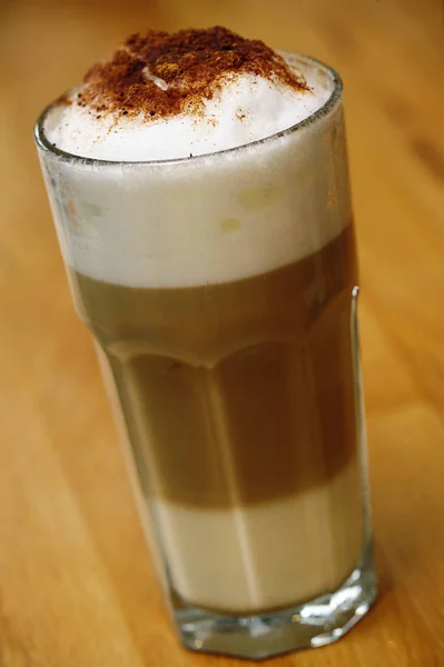 Latte Macchiato Kaffedrycker — Stockfoto