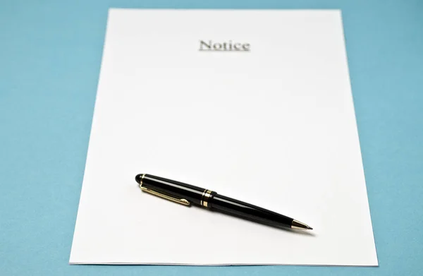 Лист Бумаги Шариковой Ручкой — стоковое фото