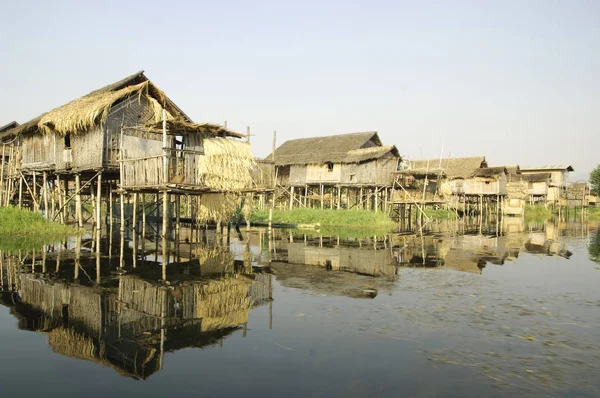 Myanmar Holzhäuser See — Stockfoto