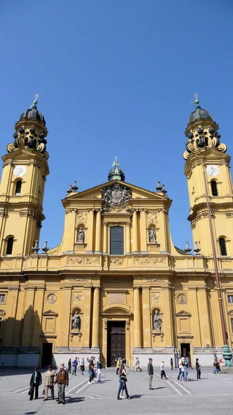 München Die Hauptstadt Bayerns Beherbergt Jahrhunderte Alte Gebäude Und Zahlreiche — Stockfoto