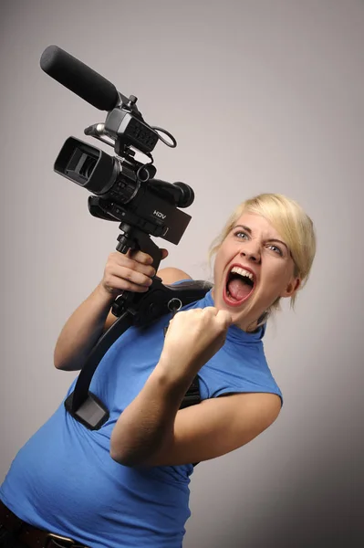 Młoda Kobieta Kamera Wideo — Zdjęcie stockowe