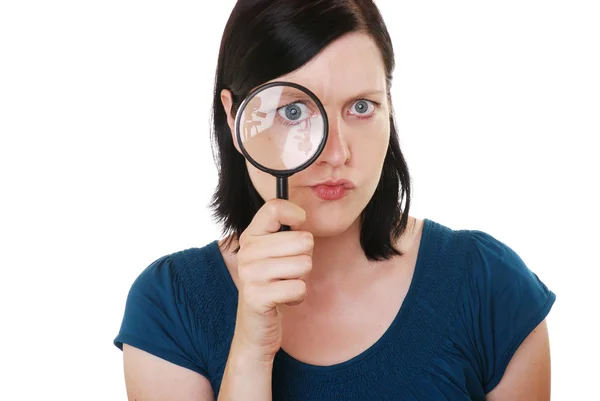 Jeune Femme Regardant Travers Loupe Isolée Sur Fond Blanc — Photo