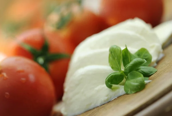 Mozzarella Pomidorami Bazylią — Zdjęcie stockowe