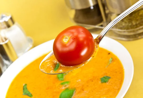 トマトと人参のクリームスープ — ストック写真
