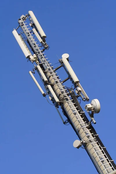 Mobilna Antena Komórkowa Rozrywka — Zdjęcie stockowe