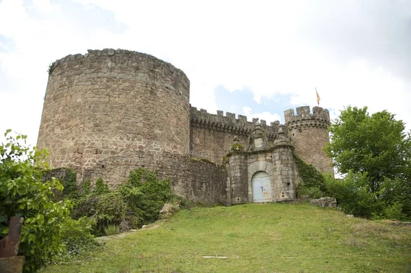 Fronte Castello Mombeltran Concetto Viaggio Architettura — Foto Stock