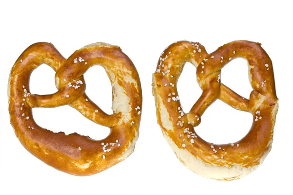 Due Pretzel Bavaresi Isolati Sfondo Bianco — Foto Stock