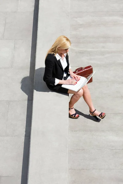 Businesswoman Escalator Office — Stock Photo, Image