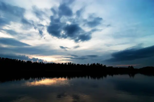 Piękne Jezioro Okresie Letnim — Zdjęcie stockowe