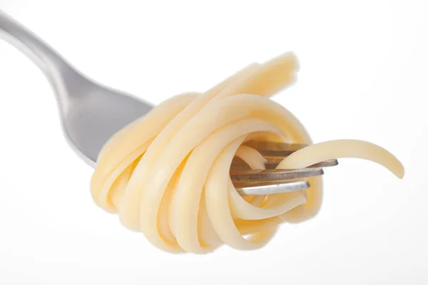 Tagliatelle Auf Einer Gabel Auf Weißem Hintergrund — Stockfoto