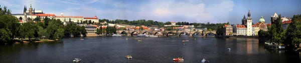 Praga Conhecida Por Ter Muitas Pontes Mais Famoso Provavelmente Ponte — Fotografia de Stock