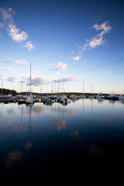 Segelbåtar Kvällen Stockbild