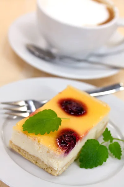 Cheese Slices Cherry Orange Glaze — Stock Photo, Image