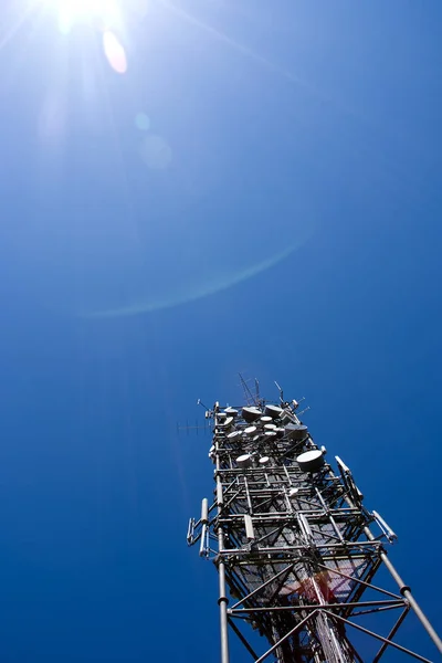 Комунікація Вежа Лінії Електропередач — стокове фото