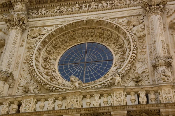 Okno Růže Jižní Itálii Lecce Vynikajícím Příkladem Barokní Akrhitektury Fotografováno — Stock fotografie