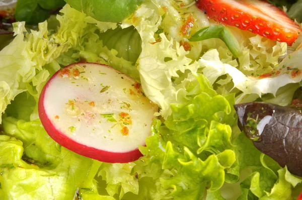 Ensalada Con Aderezo Fresco —  Fotos de Stock