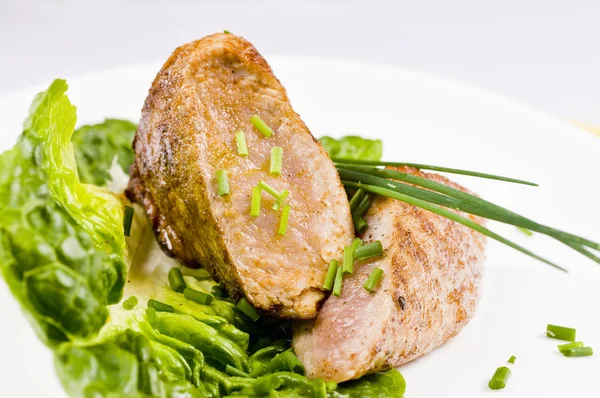 Daging Babi Digoreng Salad Dengan Daun Bawang — Stok Foto
