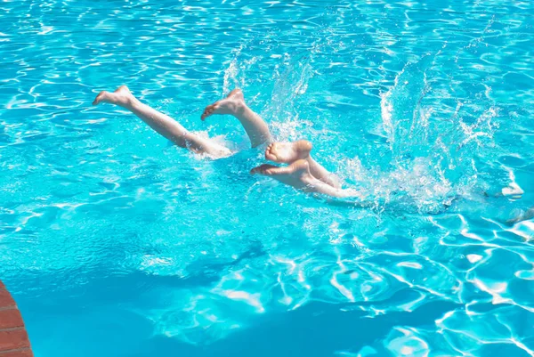 Onderdompelen Het Koele Water — Stockfoto