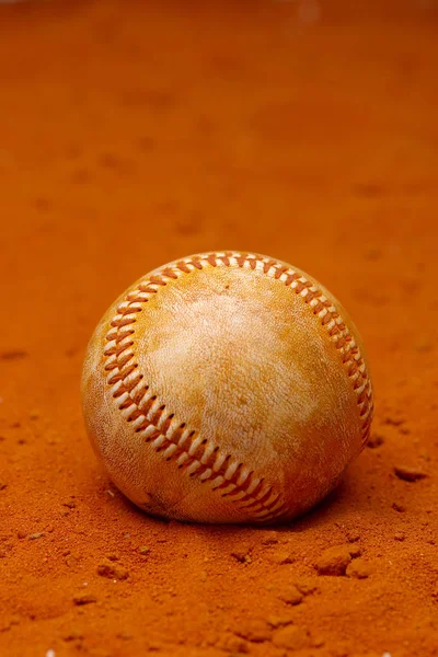Viejo Balón Béisbol Suelo — Foto de Stock