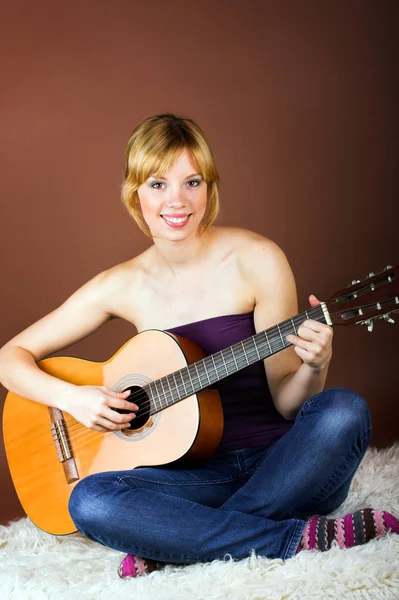 Young Woman Sitting Floor Guitar — Stock Photo, Image