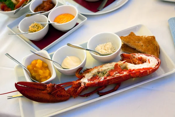 Lobster Panggang Dengan Saus Bechamel — Stok Foto