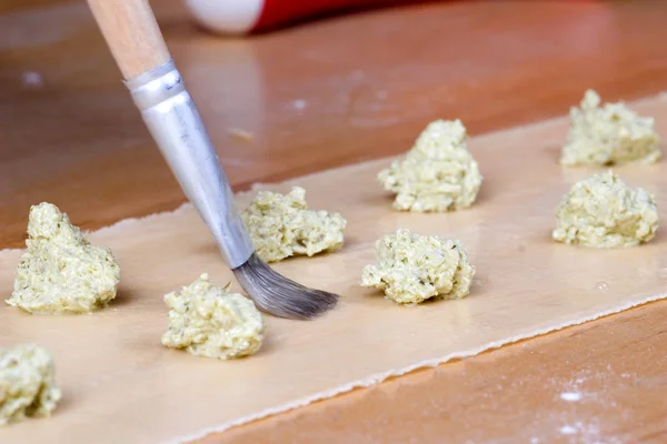 Vorbereitung Des Teiges Für Den Kuchen — Stockfoto