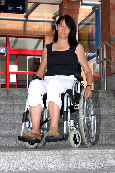 Portret Kobiety Wózku Inwalidzkim — Zdjęcie stockowe
