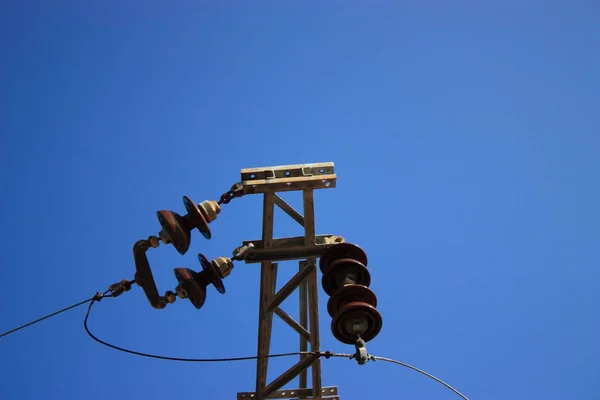 Linha Energia Elétrica Contra Céu Azul — Fotografia de Stock